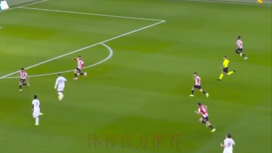 姆巴佩乘私人飞机抵达沙特 渴望出战西超杯决赛