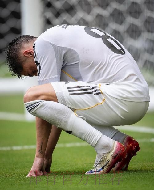 马卡:安帅遇到重大比赛会让巴尔韦德去踢右后卫 马卡:安帅遇到重大比赛会让巴尔韦德去踢右后卫